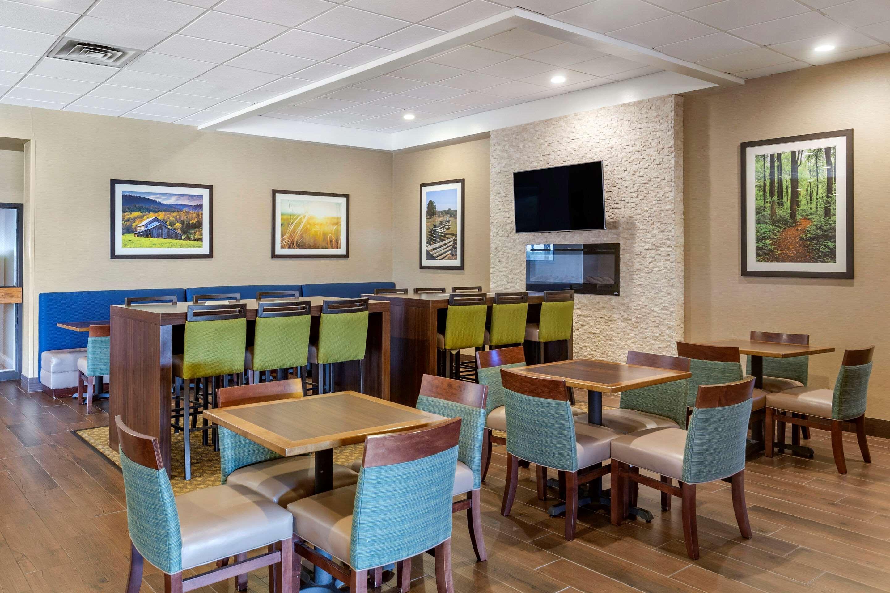 Comfort Inn & Suites Near Danville Mall Εξωτερικό φωτογραφία